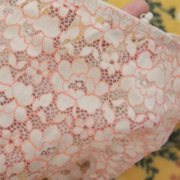 Coral bralette - Picture 6 of 7